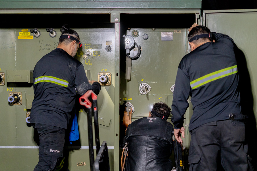 "Mantenimiento en centro comercial Multiplaza Escazu"